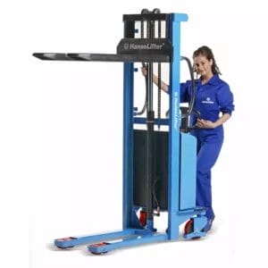 Die Begriffe Gabelhubwagen oder auch Gabelhochhubwagen werden oftmals zur Präzisierung der Bezeichnung Hubwagen verwendet.