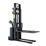 Deichstapler werden mitunter auch als Hochhubstapler bezeichnet