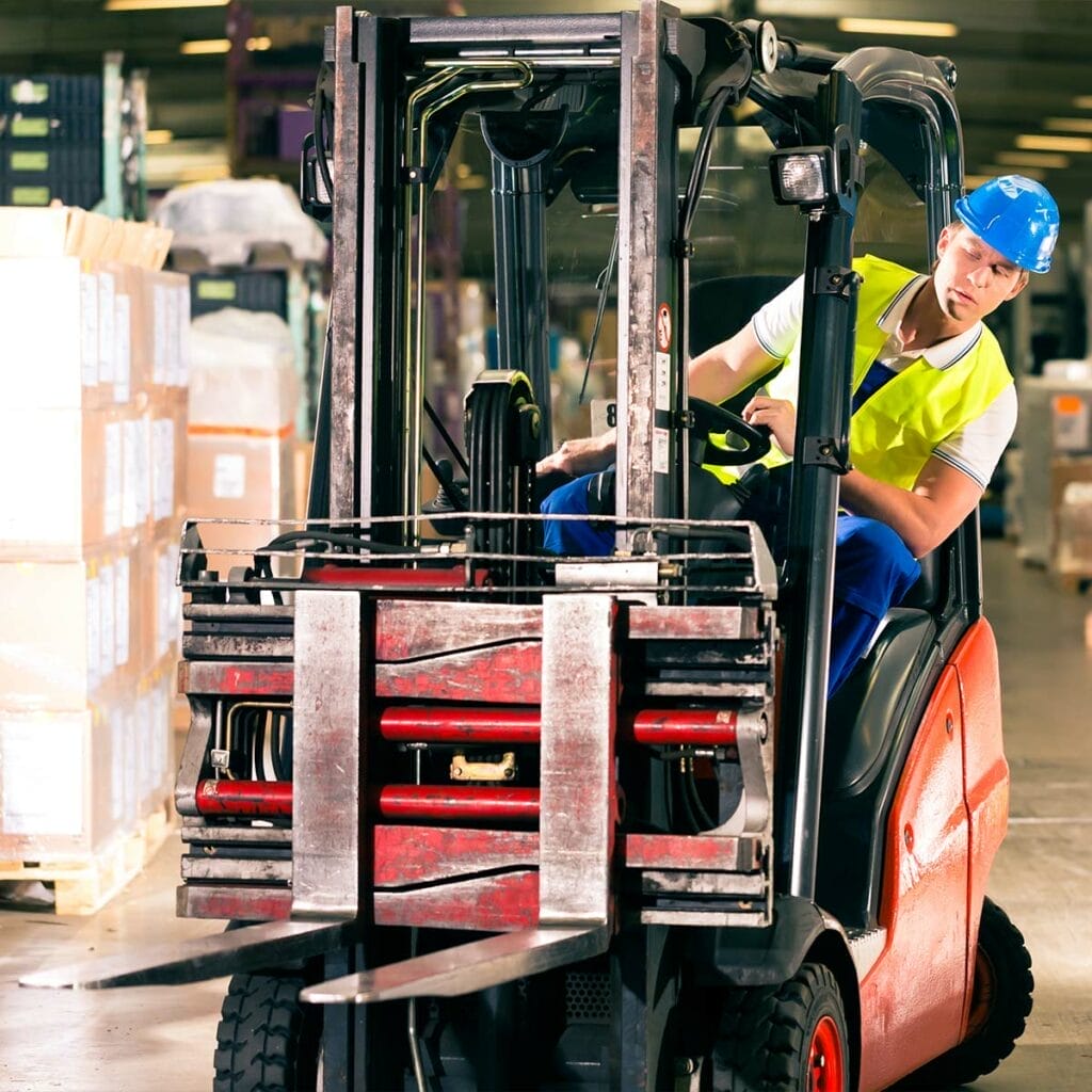 Das Hubgerüst eines Deichselstaplers oder Hydraulik-Staplers, auch Hubmast genannt, dient zur vertikalen Bewegung der Last.
