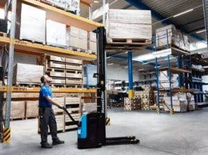 Welche Standsicherheit ein Gabelstapler, Deichselstapler oder Hochhubwagen mit sich bringt, ist von unterschiedlichen Faktoren abhängig